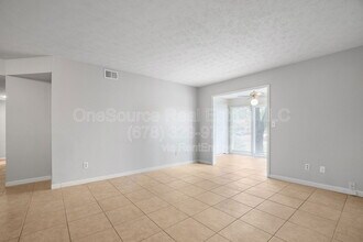 1305 Augusta Dr in Marietta, GA - Building Photo - Building Photo