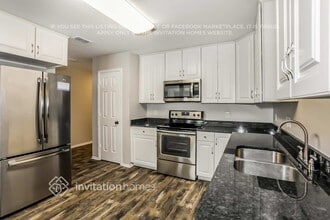 250 Pine Crest Dr in Justin, TX - Foto de edificio - Building Photo