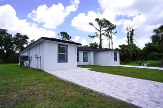 17070 Byron Ave in Port Charlotte, FL - Building Photo - Building Photo