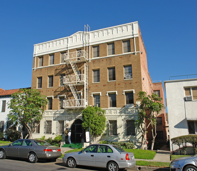 Linda Manor Apartments in Los Angeles, CA - Building Photo - Building Photo