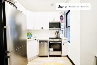 Room in Shared 3 bed/3 bath home in Queens, NY - Building Photo - Building Photo