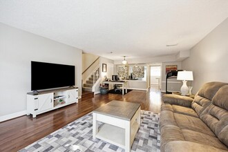 503 N Post Oak Ln in Houston, TX - Foto de edificio - Building Photo