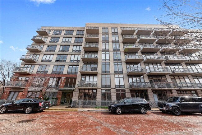 property at 1000 N Kingsbury St
