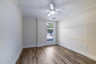 Queens at Granville in Charlotte, NC - Building Photo - Interior Photo