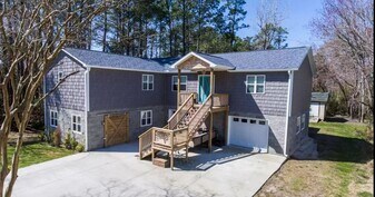 703 Wind Way in New Bern, NC - Building Photo