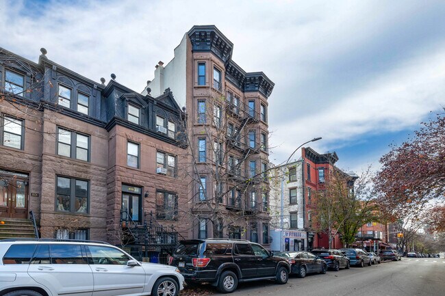 670 President St in Brooklyn, NY - Building Photo - Building Photo