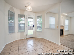 415 Diana Dr in Converse, TX - Building Photo - Building Photo