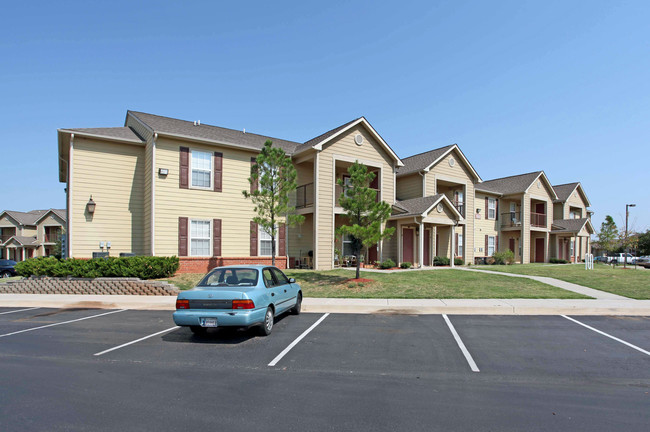 Elizabeth Place Apartments in El Reno, OK - Foto de edificio - Building Photo