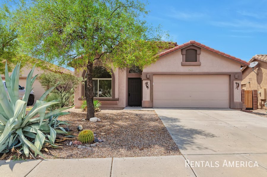 4230 W Diamond Butte Ct in Tucson, AZ - Foto de edificio