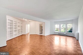 2500 Q St NW in Washington, DC - Foto de edificio - Building Photo