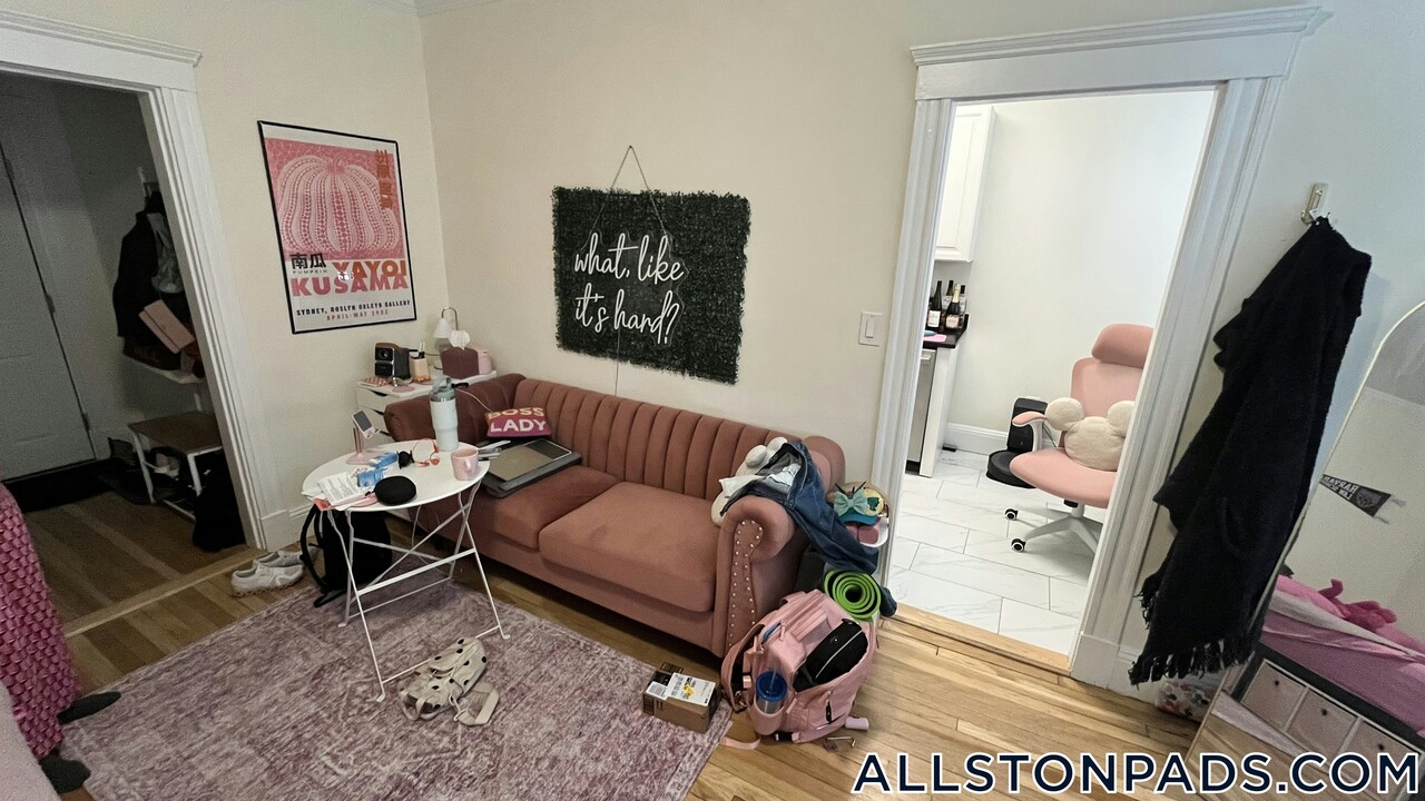 437 Cambridge St in Boston, MA - Building Photo