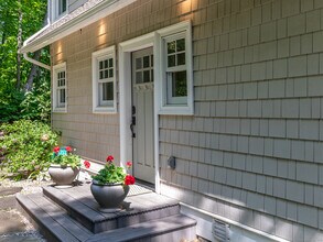 3 Perkins Rd in Washington, CT - Building Photo - Building Photo