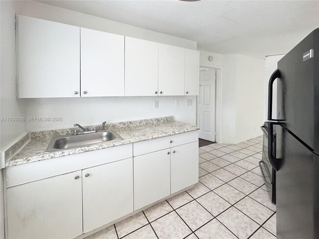 3049 NW 9th Ave in Wilton Manors, FL - Foto de edificio - Building Photo