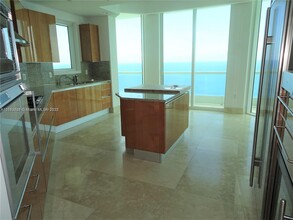 16047 Collins Ave, Unit 3002 in Sunny Isles Beach, FL - Building Photo - Building Photo