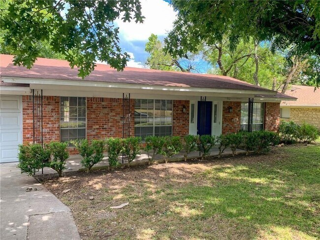 11303 Titian Dr in Austin, TX - Building Photo - Building Photo