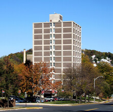 Laurel Court Hi-Rise in Pottsville, PA - Building Photo - Building Photo