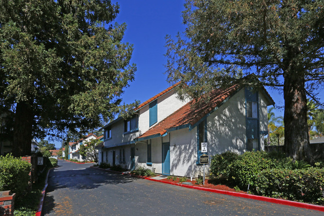 Casa de Rosa Apartments in Campbell, CA - Building Photo - Building Photo