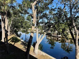 9205 Tudor Dr in Tampa, FL - Building Photo