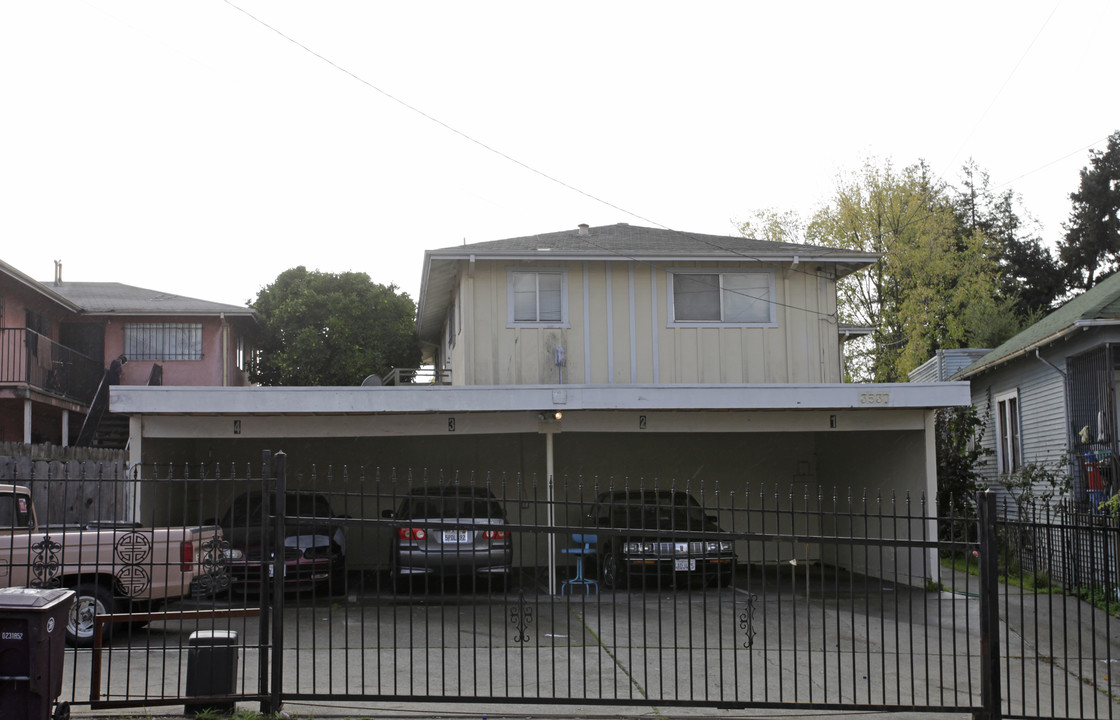 3537 Galindo St in Oakland, CA - Building Photo