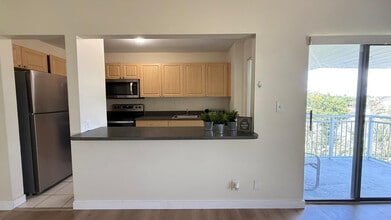 605 S Pine Island Rd in Plantation, FL - Building Photo - Building Photo