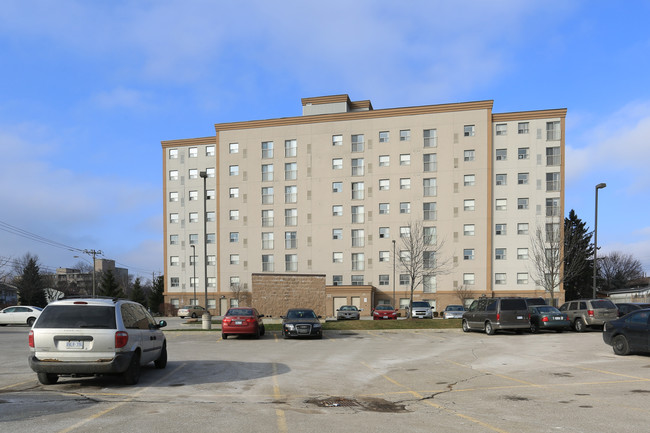 Bloomingdale Mews in Kitchener, ON - Building Photo - Building Photo