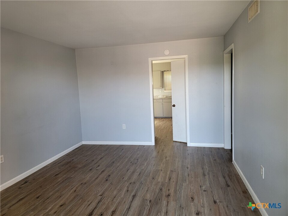 1302 Brown Dr in Copperas Cove, TX - Foto de edificio
