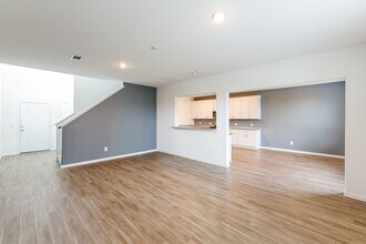 5707 Finely Run St in Spring, TX - Foto de edificio - Building Photo