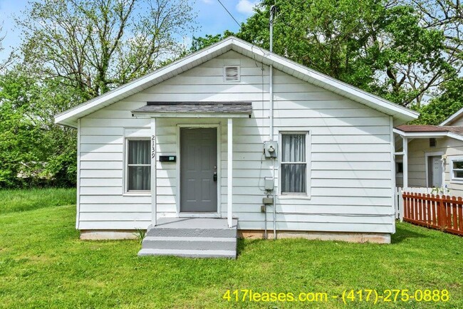 property at 2139 N Taylor Ave