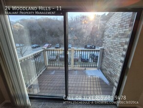 24 Woodland Hills Dr in Southgate, KY - Foto de edificio - Building Photo