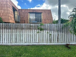 1709 Park Meadows Dr in Ft. Myers, FL - Building Photo - Building Photo