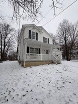 749 McKinley Ave in Akron, OH - Building Photo