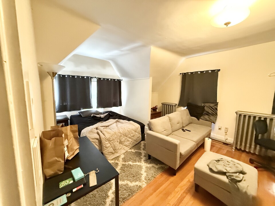 35 Parsons St, Unit 2 in Boston, MA - Building Photo