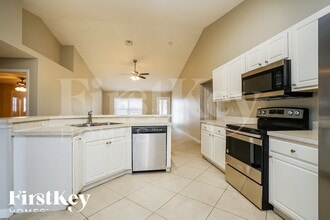 8140 Liriope Loop in Lehigh Acres, FL - Foto de edificio - Building Photo