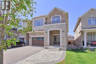 28 John Moore Rd in East Gwillimbury, ON - Building Photo - Building Photo