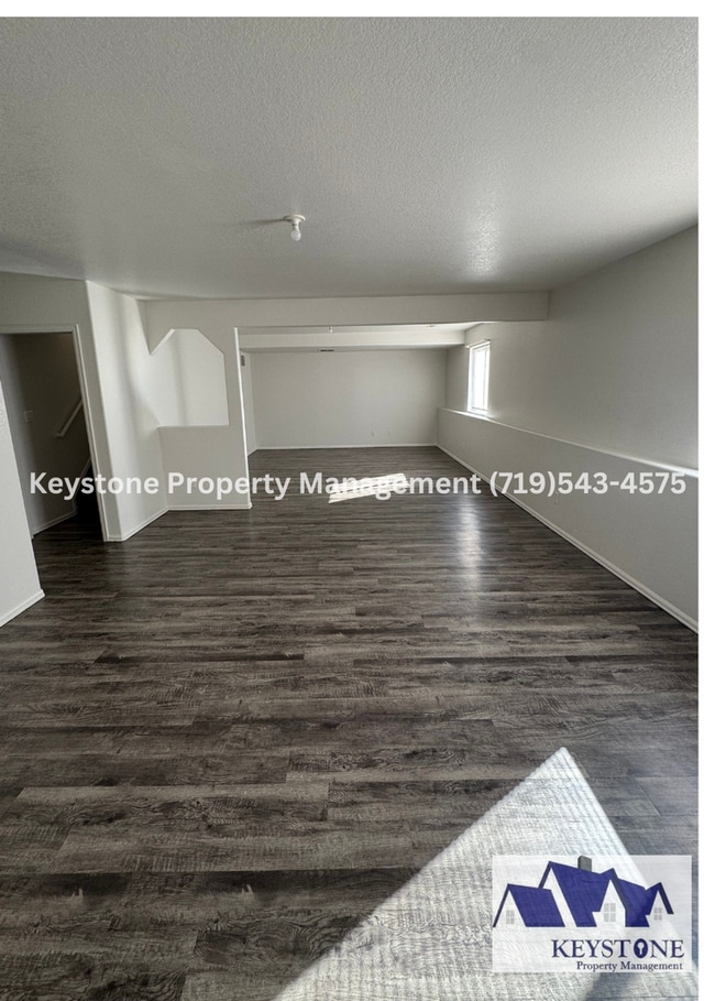 property at 285 W Owl Ct