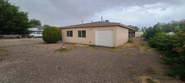 4920 Cerritos Ave in Los Lunas, NM - Building Photo - Building Photo