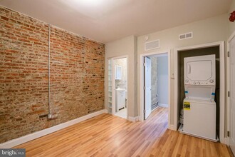 1126 E Passyunk Ave in Philadelphia, PA - Building Photo - Building Photo