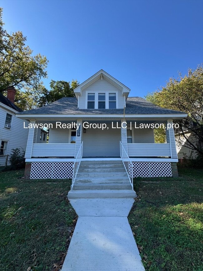 property at 1838 Oxford Ave SW