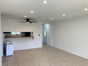 621 99th Ave N in St. Petersburg, FL - Building Photo - Building Photo