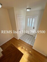 313 N Broadway in Redondo Beach, CA - Building Photo - Building Photo