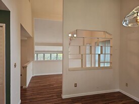 15811 NE 65th St in Redmond, WA - Building Photo