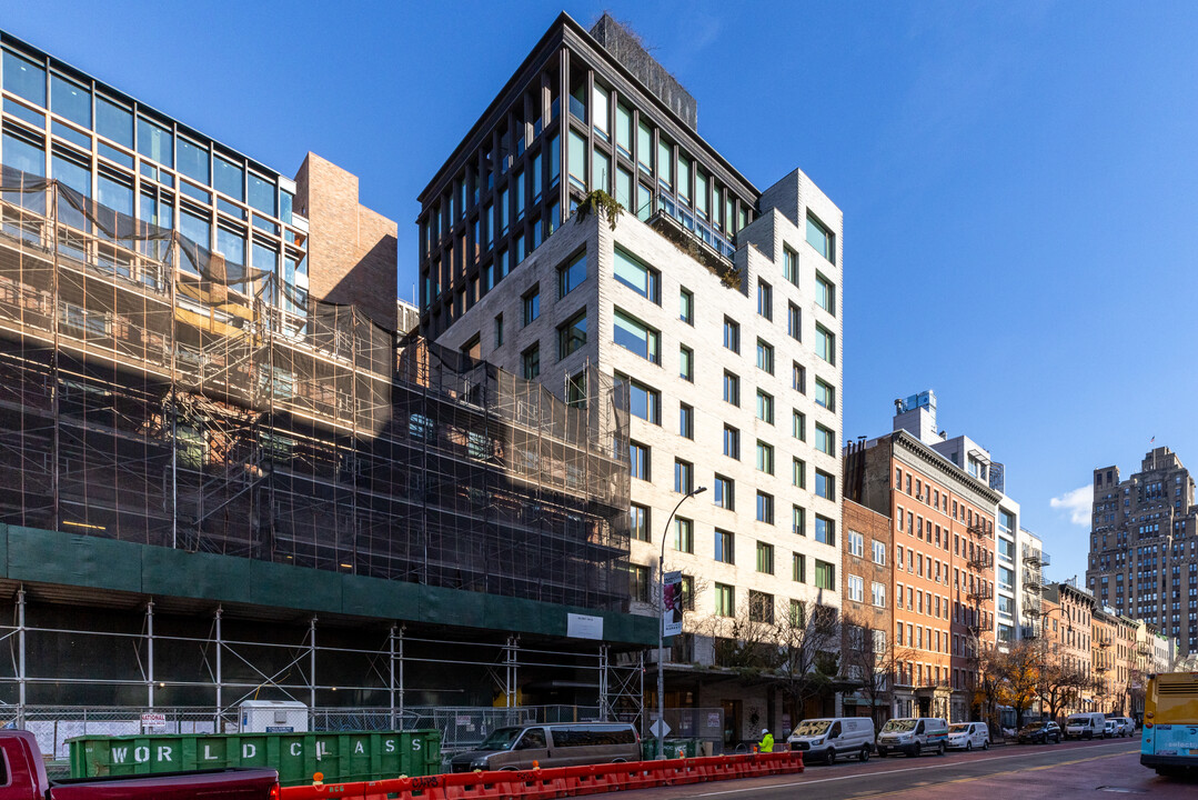 345-349 W 14th St in New York, NY - Building Photo