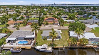 4425 N Canal Cir in North Fort Myers, FL - Building Photo