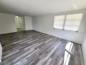 7920 Pineapple Ln in Port Richey, FL - Building Photo - Building Photo