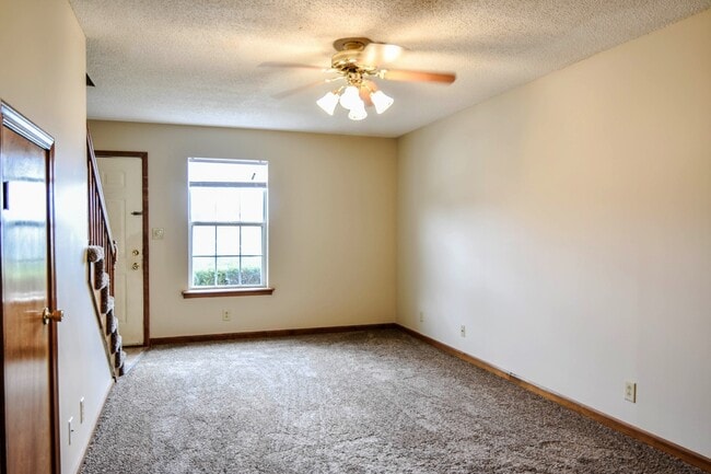 329 Audrea Ln in Clarksville, TN - Building Photo - Building Photo