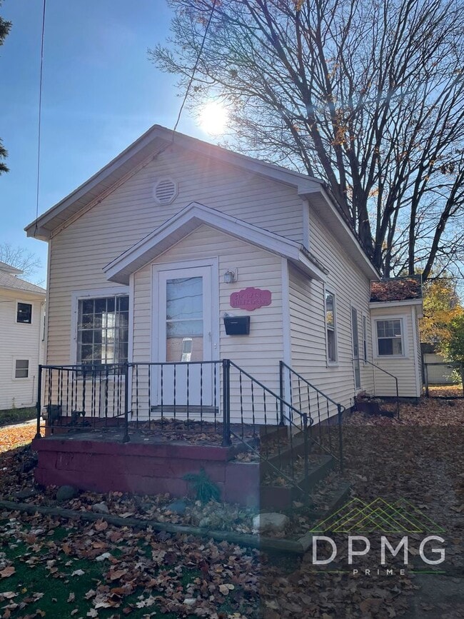 property at 314 E Hillsdale St