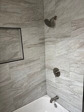 8052 S Aberdeen St in Chicago, IL - Building Photo - Building Photo