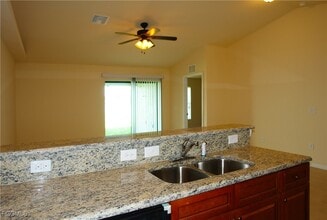 528 SE 5th Ave in Cape Coral, FL - Building Photo - Building Photo