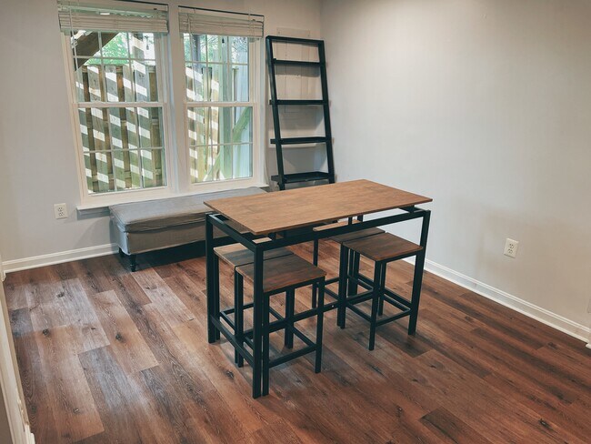 21968 Box Car Square, Unit Private Pad - Furnished - Utilities Included in Sterling, VA - Building Photo - Building Photo