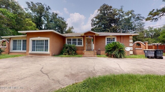 8229 Hogan Rd in Jacksonville, FL - Building Photo - Building Photo